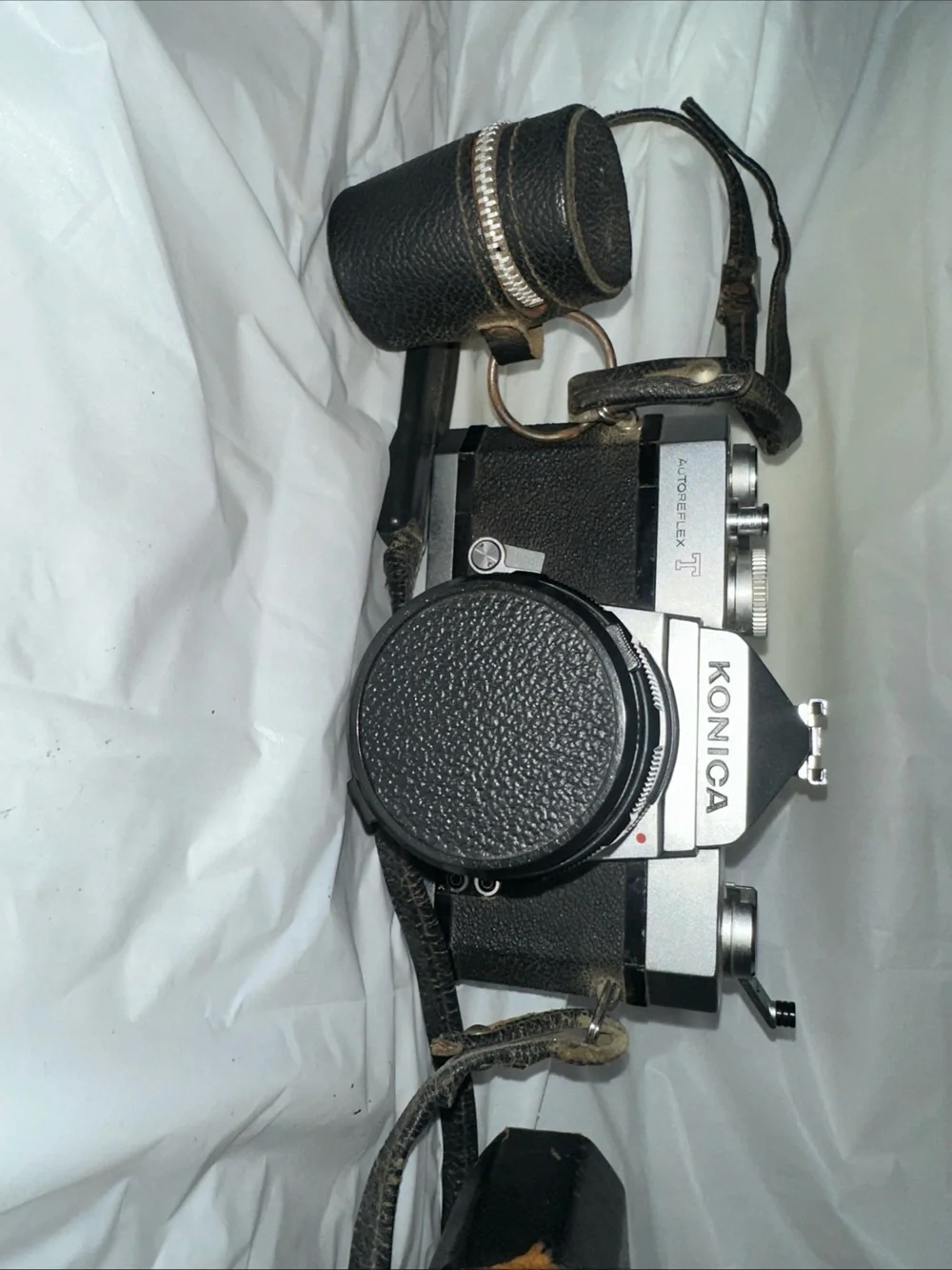 Vintage 35mm Camera in Black - Classic Film SLR